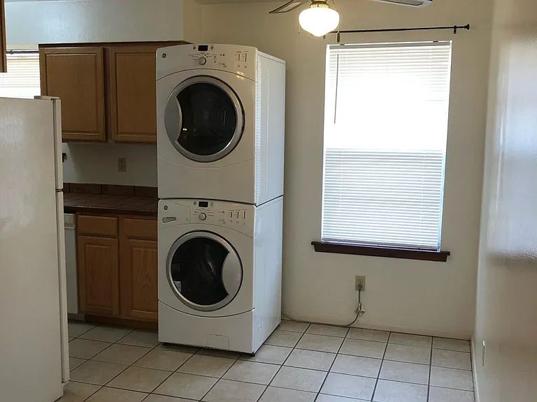 1601 Lake Ave — Photo 13