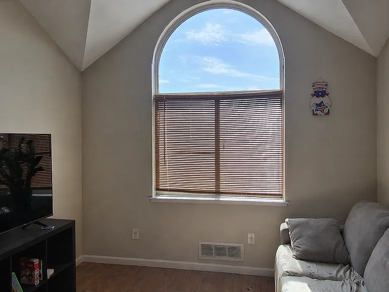 1492 North Ave #212 — Photo 3