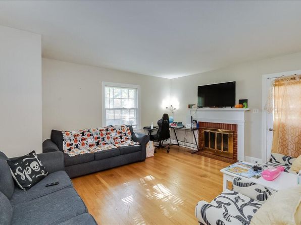 lexington-kentucky-2093667214 picture