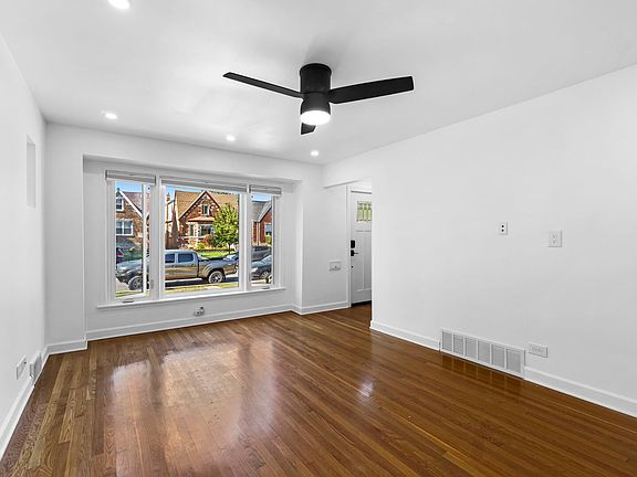 2nd image of 3105 N Nordica Ave