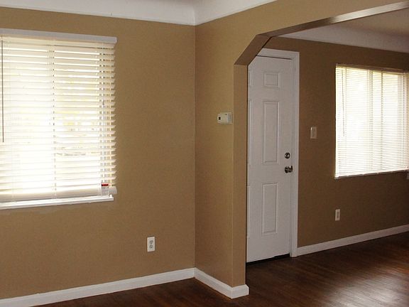 Dinning & Living Rm Entrance