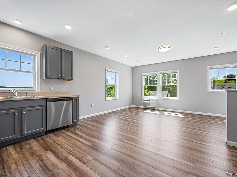 108 N Kensico Ave #5A — Photo 6