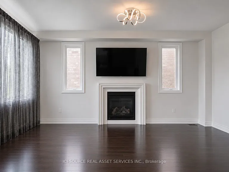 739 Clifford Perry Pl — Photo 12