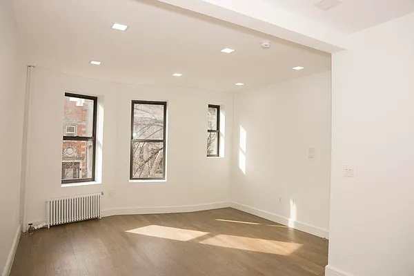 Rented by Parkway CRG Ltd. | media 27