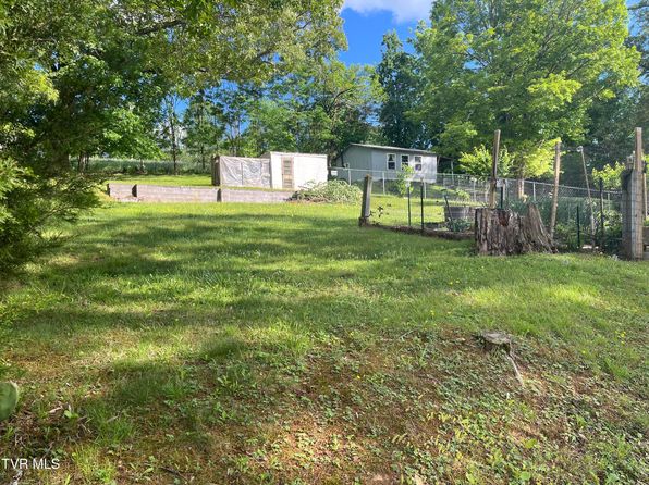 1033 Haw Ridge Rd, Piney Flats, TN 37686