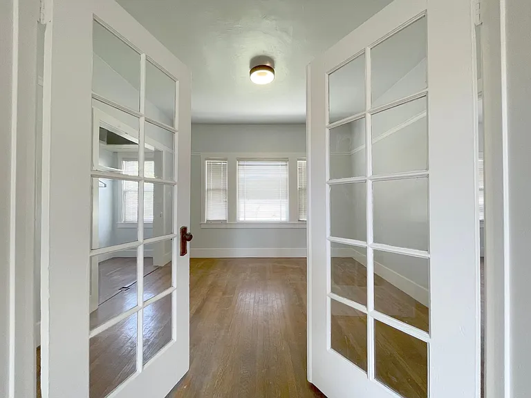 341 42nd St #2 — Photo 7