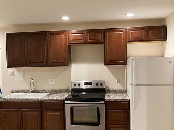 3rd image of 6413 Sugar Maple Ct