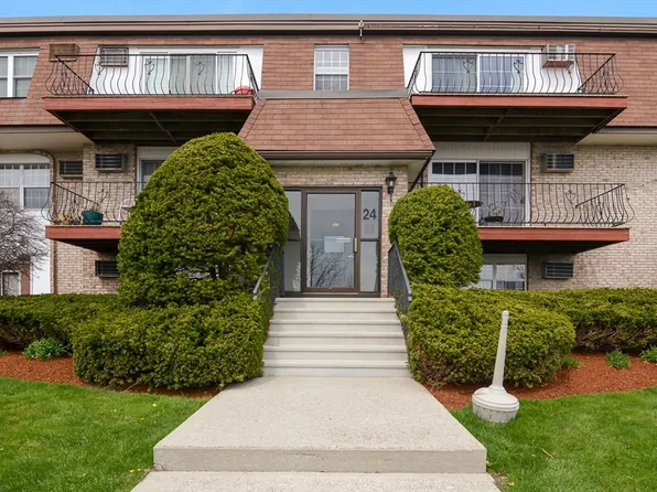 24 Williamsburg Ct Unit 22, Shrewsbury, MA 01545