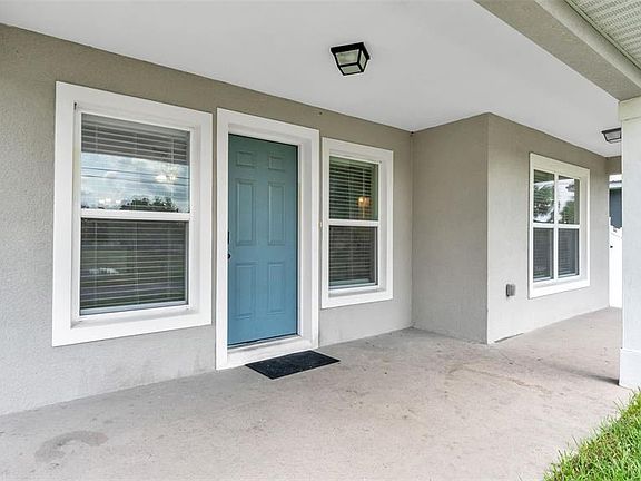3rd image of 902 N VERMONT AVENUE