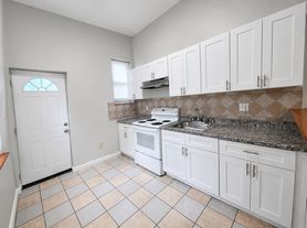 1323 W Butler St, Philadelphia, PA