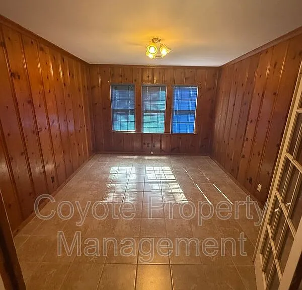1524 S Jamestown Ave — Photo 6