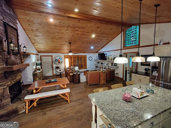 5th image of 54 Shiloh Ct