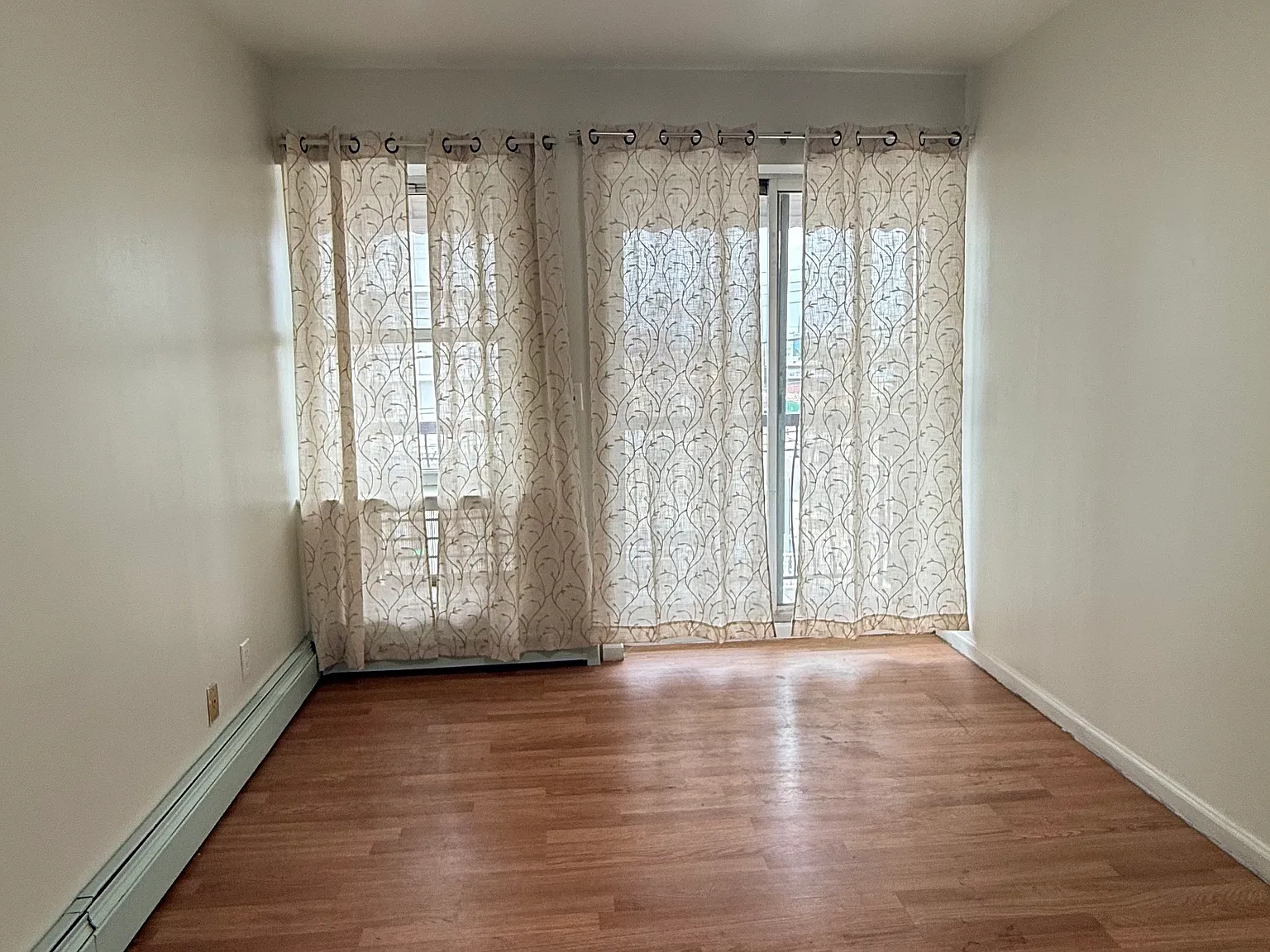 3103 Linden Pl — Photo 1