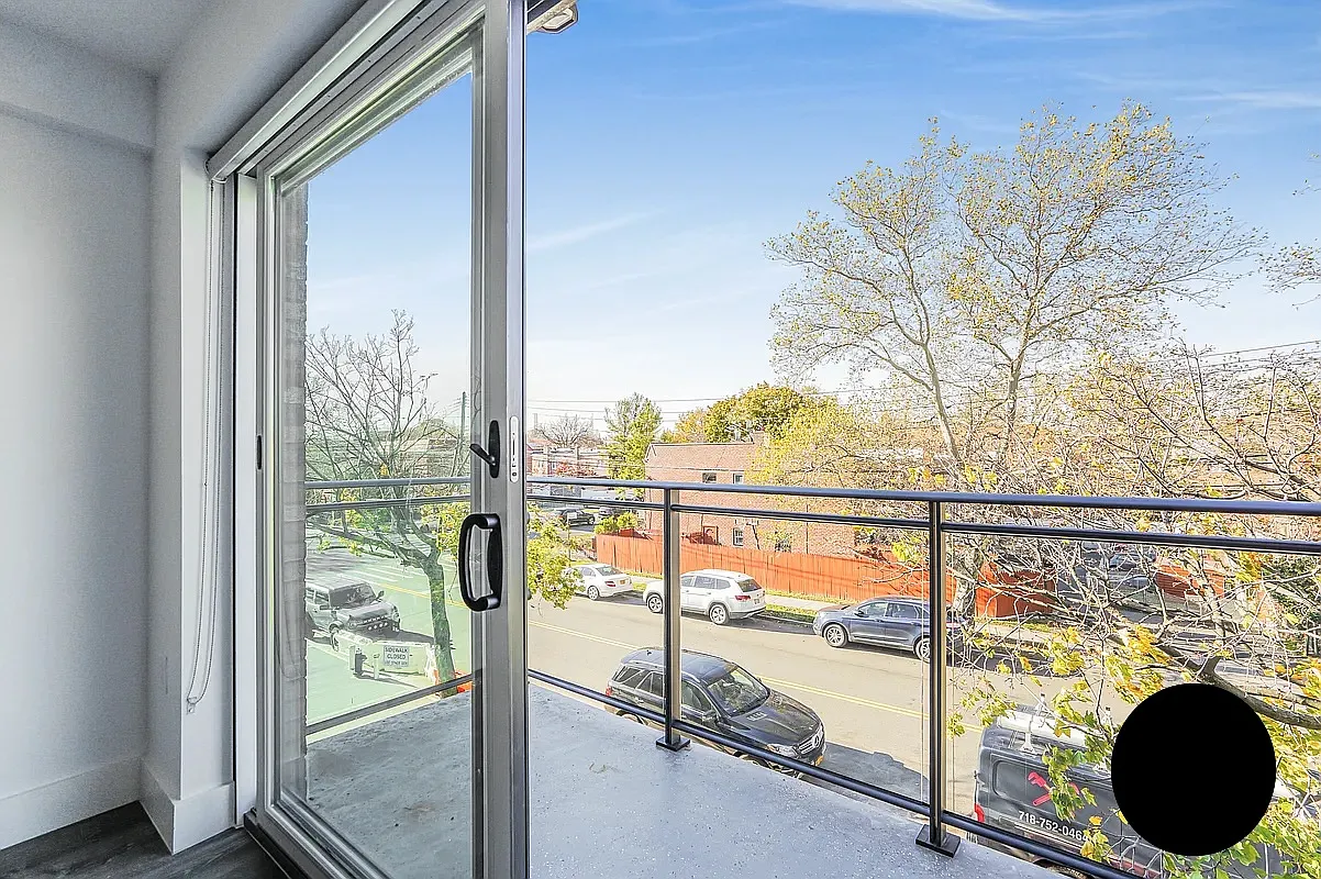 69-05 Ditmars Boulevard — Photo 4
