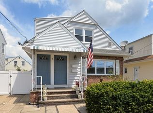 4 Norcroft Rd, Jersey City, NJ 07305