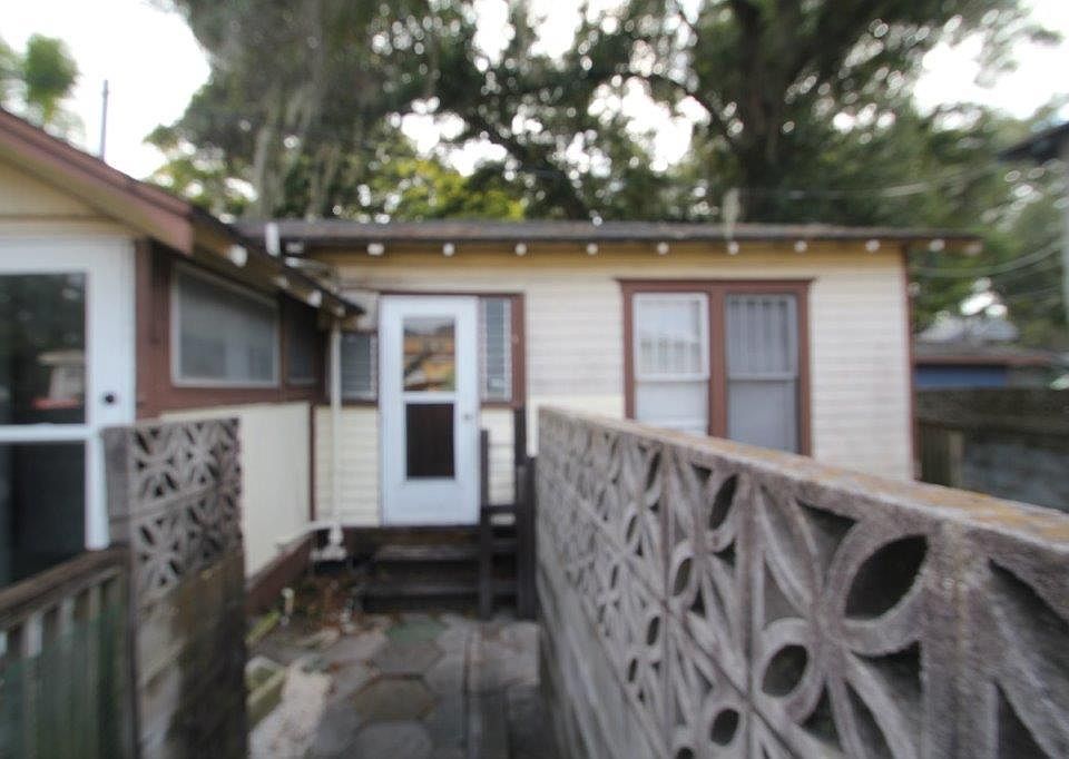 1st image of 1040 9th Ave N #1/2