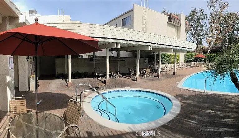 22219 1/2 Erwin St #22219 — Photo 3
