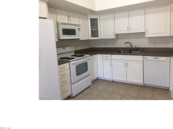 3rd image of 3746 Chimney Creek Dr