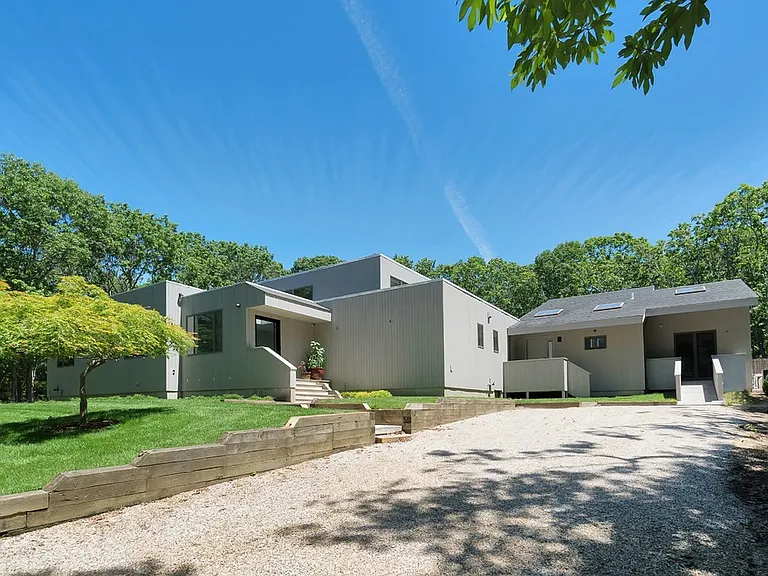 1705 Noyack Rd — Photo 19