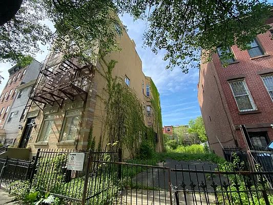 2nd image of 185 Chauncey St #A