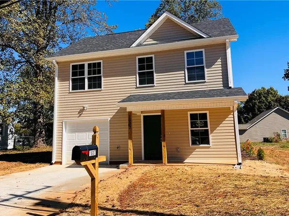 1607 Hardie St, Greensboro, NC 27403