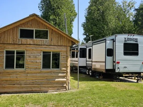 39002 S Cream City Point Rd, Drummond Island, MI 49726