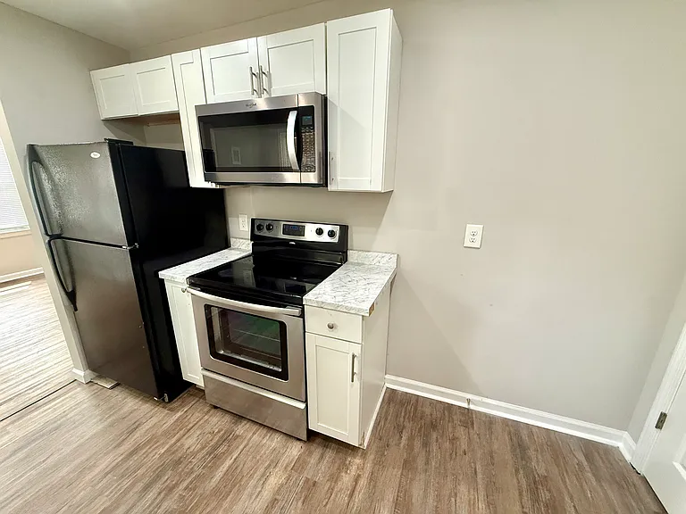 705 Julian St — Photo 4