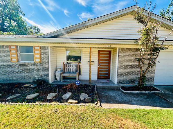 1300 Timberlake Cir