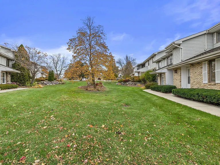 1435 Pheasant Run Dr #101 — Photo 3