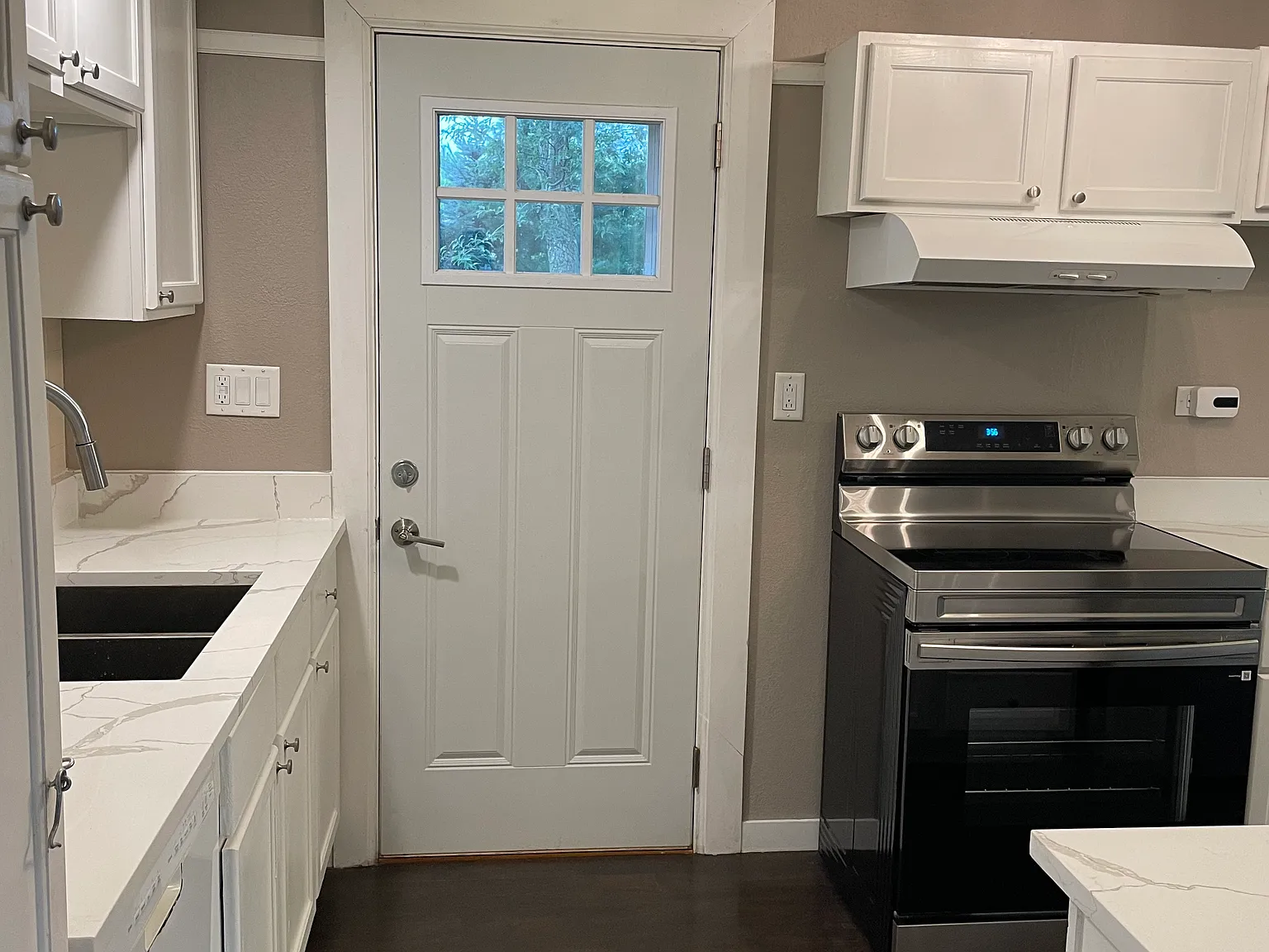 3 bed, 1419 sqft, $2,050 — Photo 4