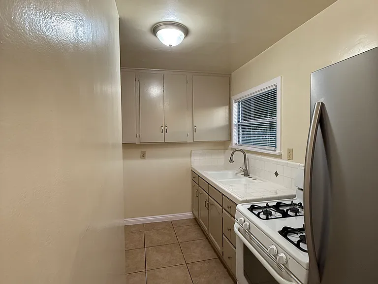 3043 1/2 Larga Ave — Photo 15