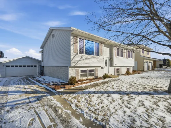 3270 28th Ave, Marion, IA 52302
