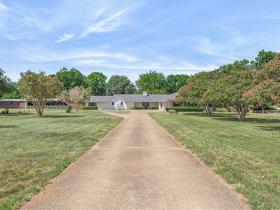 2nd image of 1609 E Farmers Rd