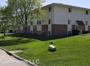 1301 W 16th St S APT 102, Newton, IA 50208