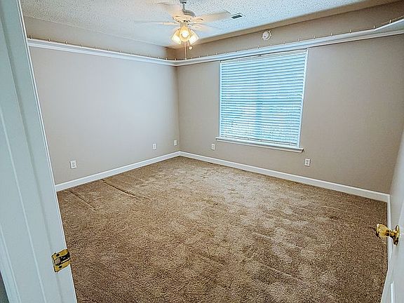 4th image of 5212 Frankford Dr SE
