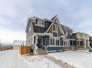 27 N Iris Cres, Okotoks, AB T1S5V5