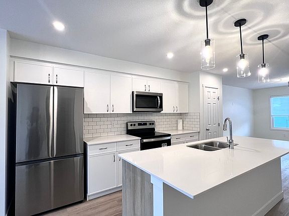 4th image of 22714 82a Ave NW