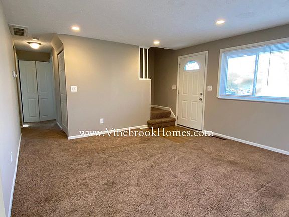 3rd image of 5730 Shady Oak St