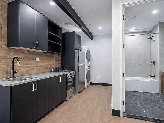 5th image of 1667 Brooklyn Ave #1E