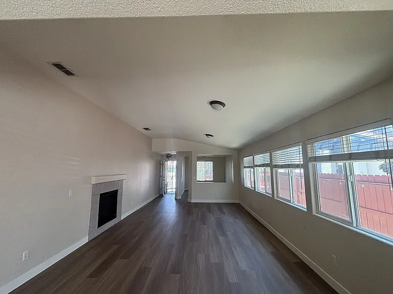 2201 Lenay Way — Photo 4