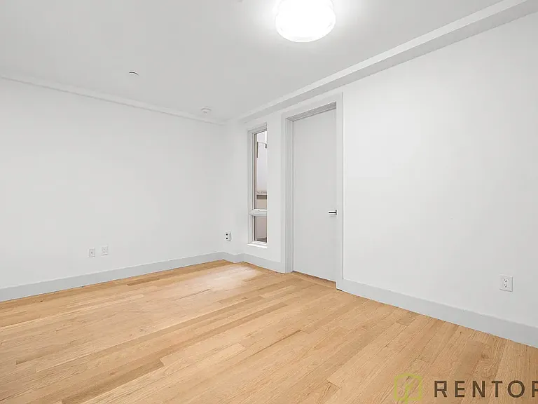 319 Lenox Rd #3C — Photo 4