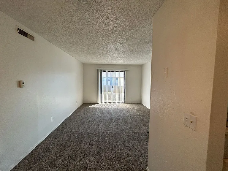 Almonte Apartments — Photo 14