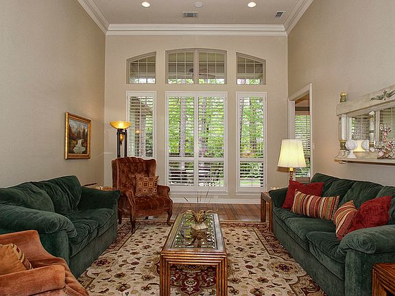 3rd image of 3714 Woods Blvd