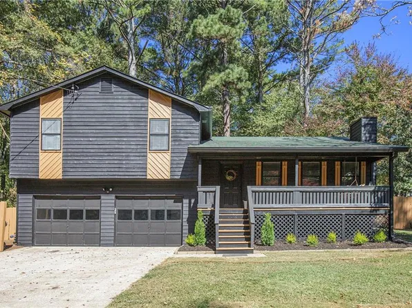 165 Fox Creek Dr, Dallas, GA 30157