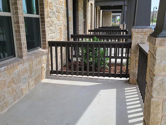 3rd image of 6433 Iron Horse Blvd