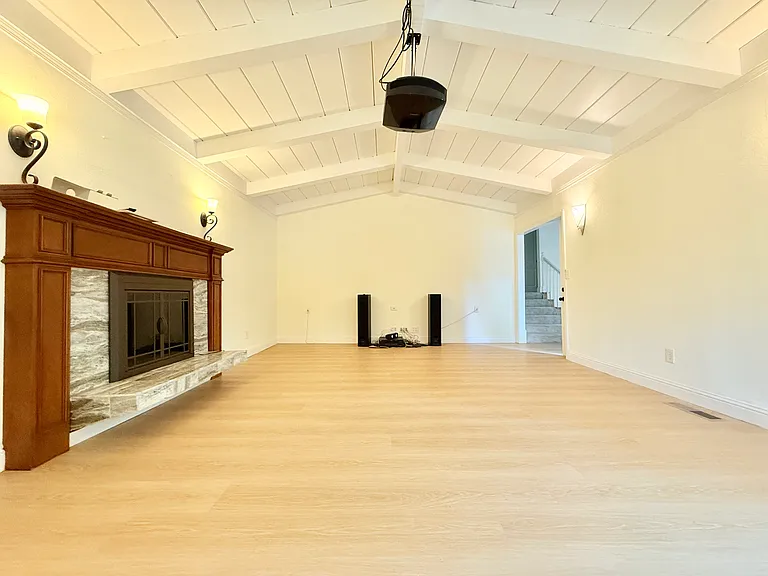 15798 Alta Vista Way — Photo 8
