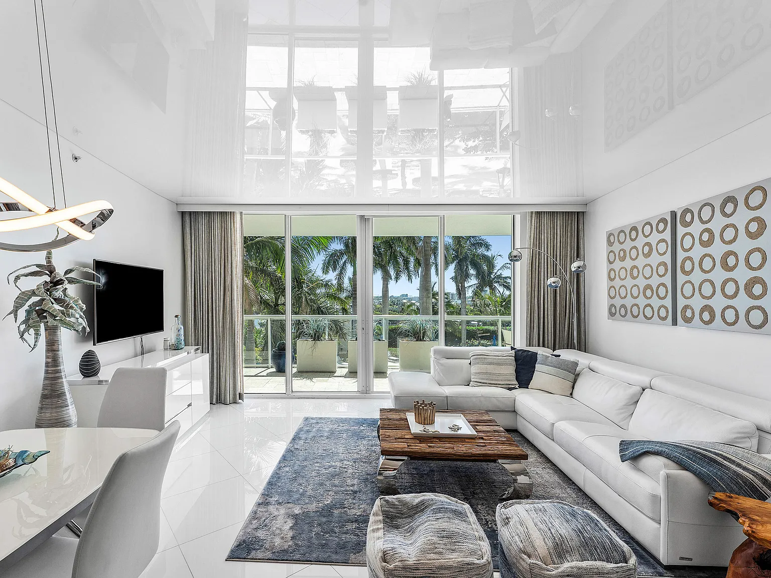 2 bed, 2.0 bath, 1463 sqft, $7,500 — Photo 3