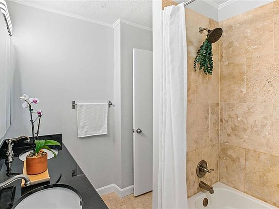5th image of 1297 Diamond Ave SE