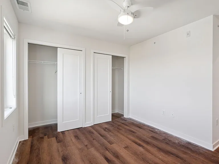 Graduate Pointe — Photo 151