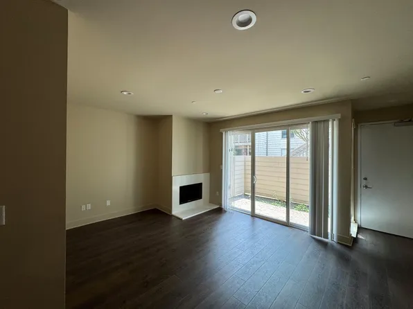 2829 Timmons Ln APT 201, Houston, TX 77027